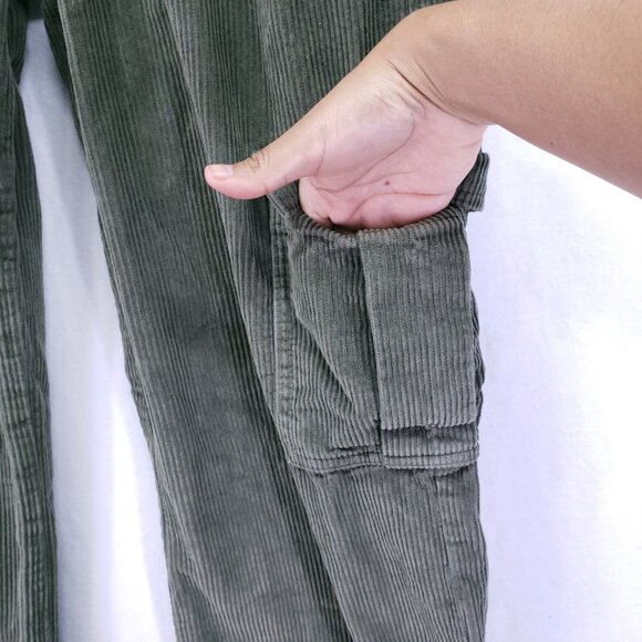 Tinseltown Pants Womens Size 1 Green Corduroy Baggy Wide Leg Cargo 100% Cotton - Picture 8 of 16